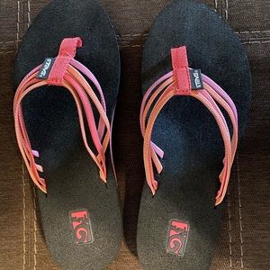 Teva mush flip flops NWOT, Size 8